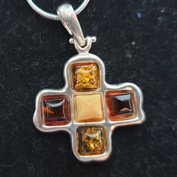 Vintage 1.5’’ Mosaic Baltic Amber Sterling Silver Cross Pendant Necklace - Picture 6 of 11
